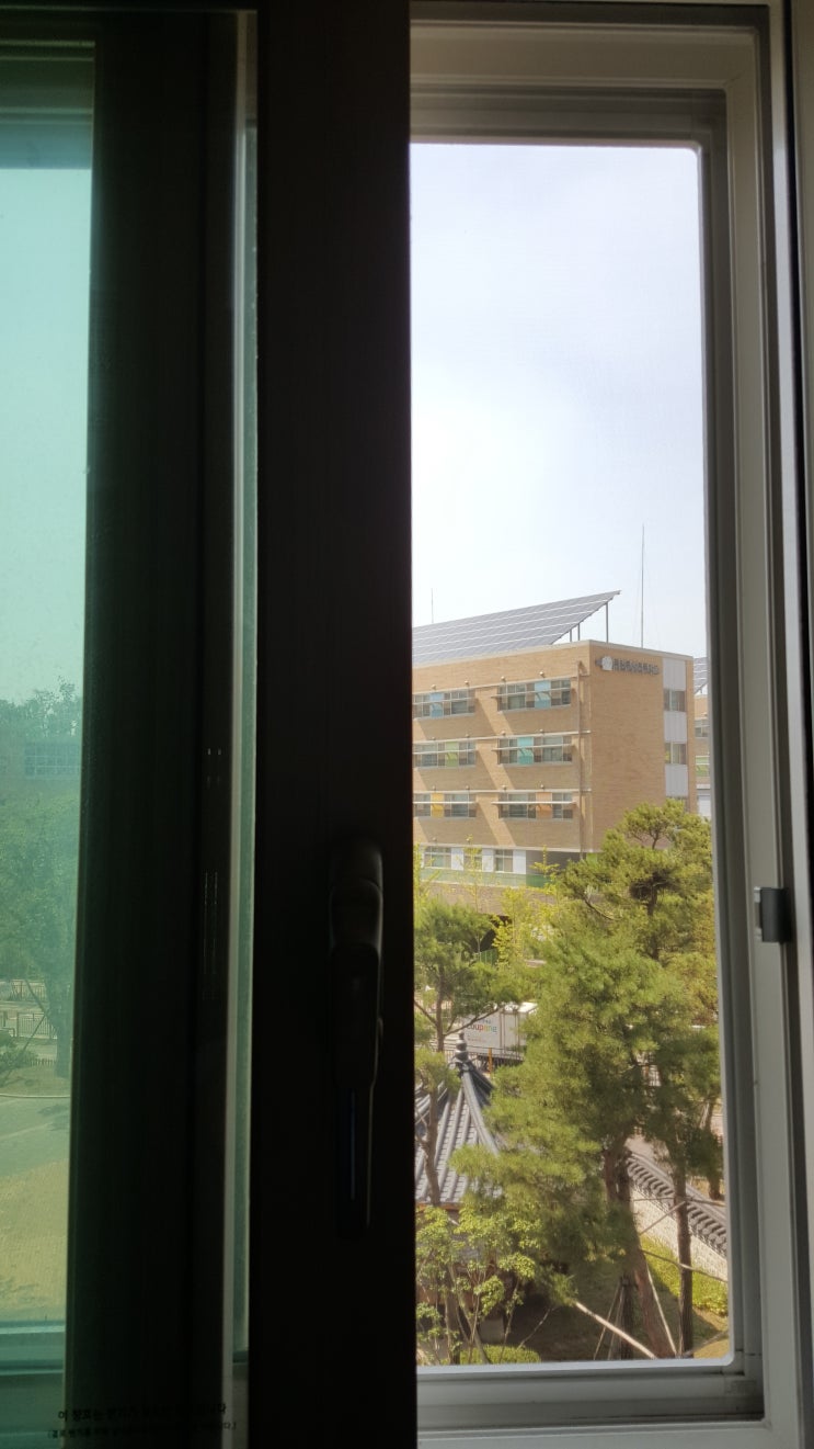  안산 방충망 교체 시공, 왜 바꿀까요?