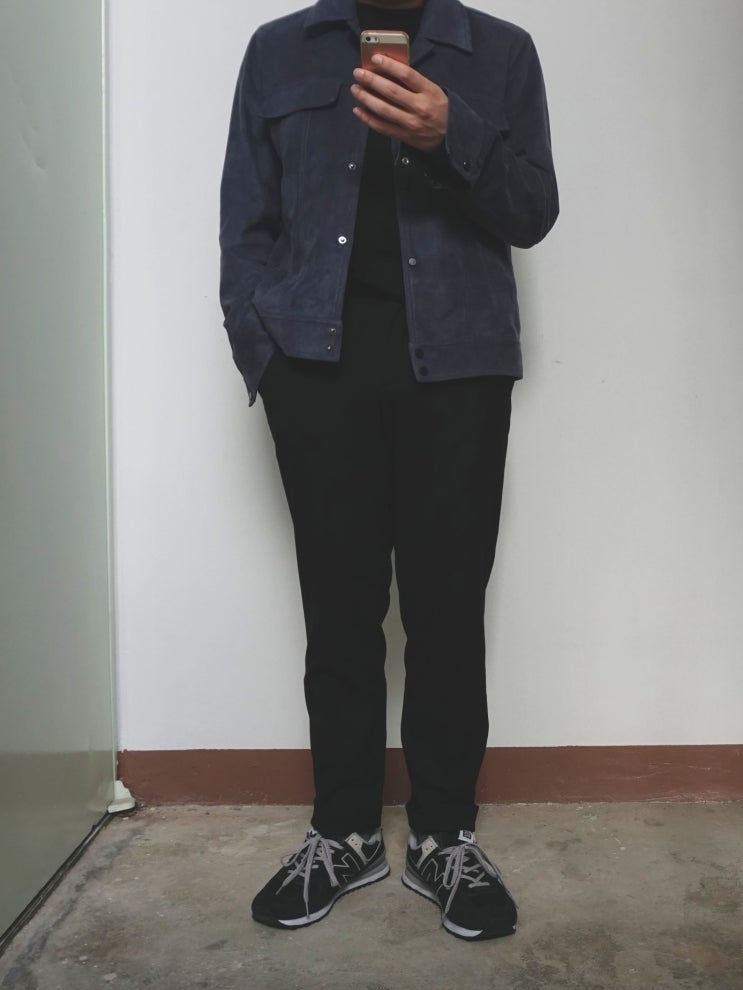  데일리룩 드로우핏 스웨이드 트러커 / 지오다노 롱 슬리브 01-09-7902(07) / 스파오 포맨 슬랙스 SPTA74TM11-02 / 뉴발란스574 V2