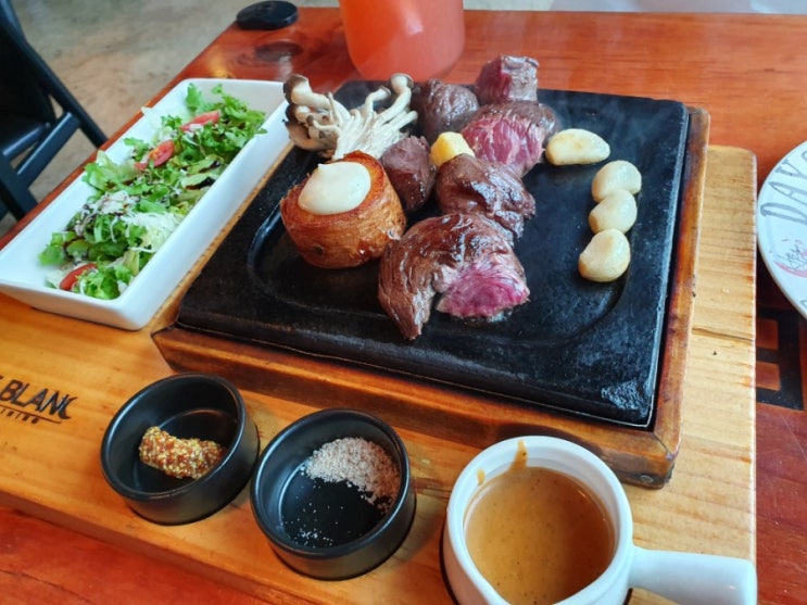  부산 명지 맛집/ 스톤스테이크와 파스타가 맛있는 명지 휴블랑 레스토랑