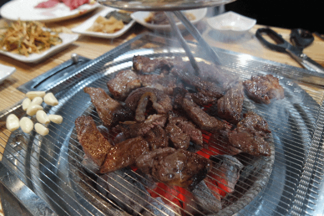 양산고깃집으로 유명한 북정고깃집 고기굽는마을에서 한우구워먹기