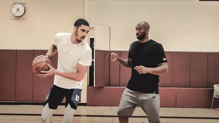  보스턴 셀틱스의 SF 제이슨 테이텀은 지난 2018년 여름에 SG 코비 브라이언트와의 Work Out 을 통한 연습에서 나쁜 습관을 물려받은 것은 결코 아니라고 주장하다...