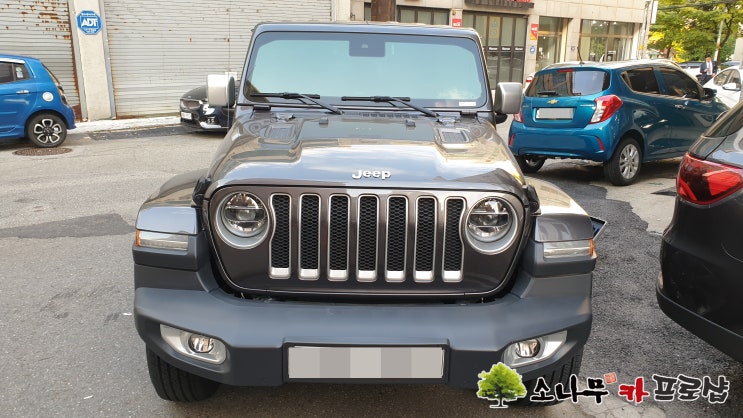  Jeep 랭글러 순정블랙박스 포스제로 보조배터리 장착