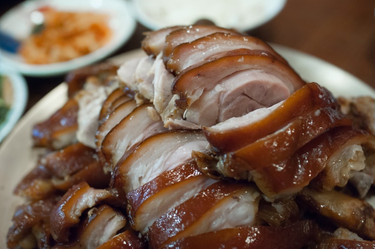  광화문역 맛집 오목집 '족발과 쟁반막국수'