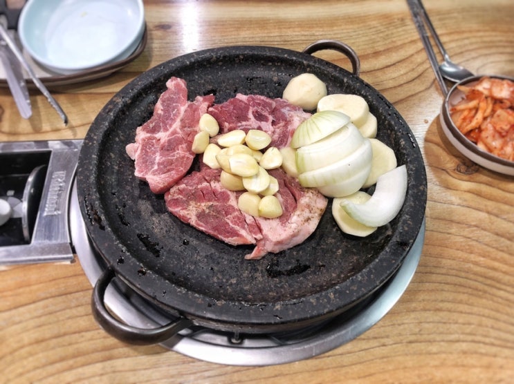  [천호역/성내동] KD부대찌개 목살스테이크 후기 (feat. 두부김치가 3만원이요?)