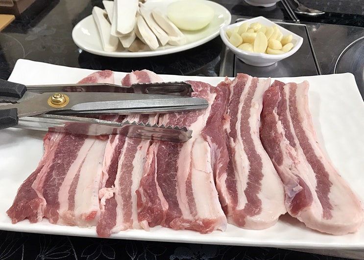  청주사창동맛집 고기는 물론 반찬도 맛있는 집