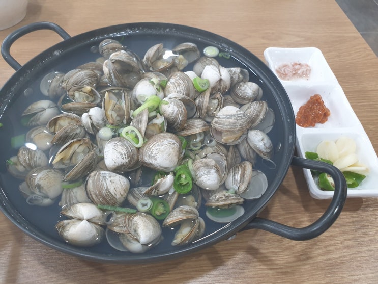 증산칼국수 증산물총칼국수 조개 듬뿍