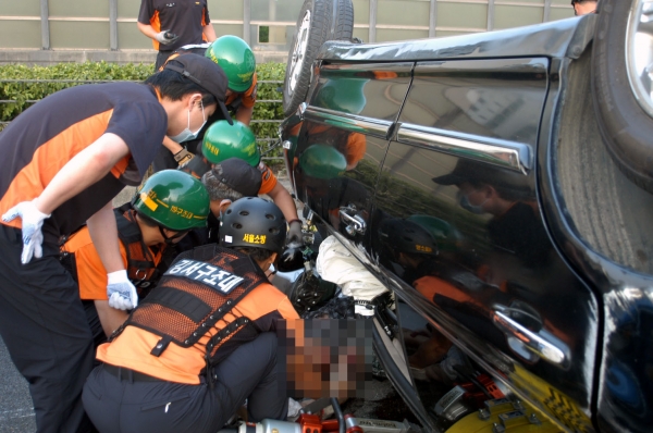 자동차전용도로 무단횡단 사망 사고, 운전자 과실 책임은? 자동차전용도로 무단횡단 사망 사고, 운전자 과실 책임은?