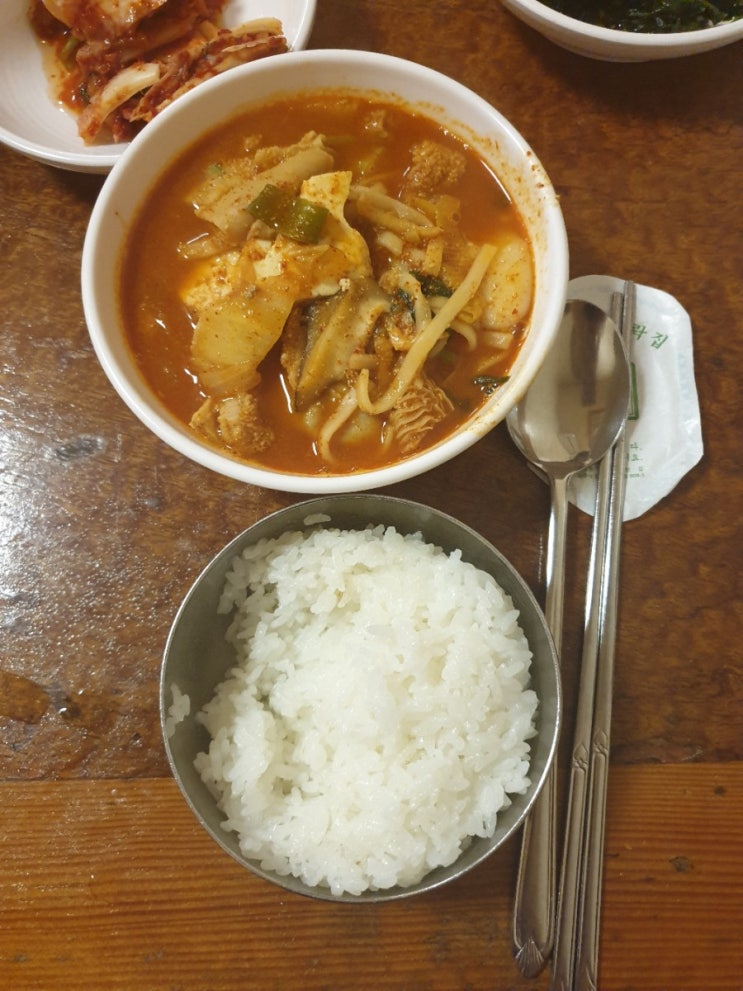 시청역 한성식당 내장이 야들야들 얼큰한 곱창전골 시청역 한성식당 내장이 야들야들 얼큰한 곱창전골