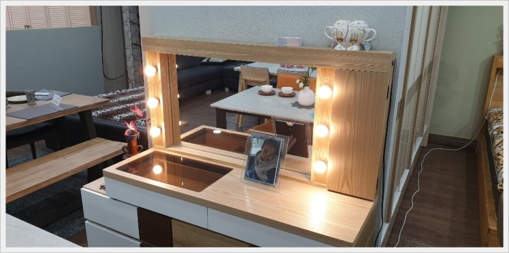  화장대 추천, 여신이 되는 그녀를 위한 LED조명 화장대