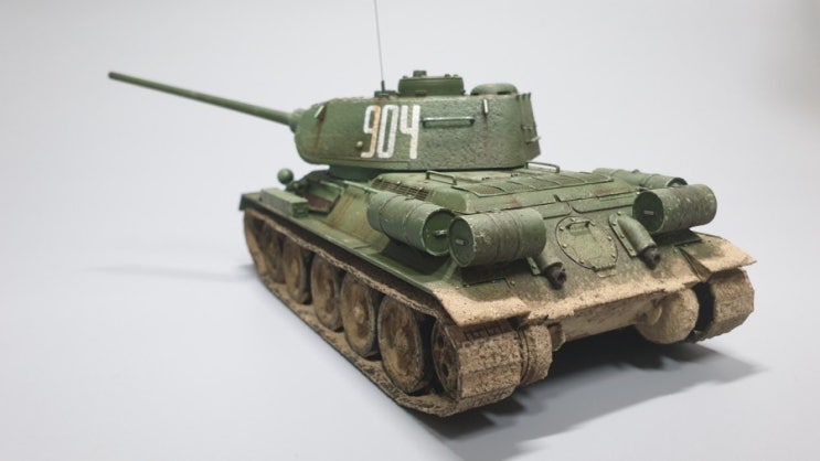  Academy T-34/85 No.112 Factory  아카데미  T-34/85 112공장형