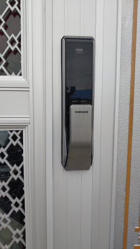  [익산열쇠] 익산시 어양동 전원주택 삼성 스마트도어록 DP710 푸쉬풀 설치 -익산도어락,익산도어록,익산열쇠집,익산번호키,방충망,방범창,가까운열쇠집