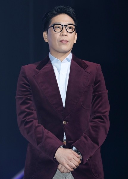  MC몽(엠씨몽) 인기 송가인 피쳐링 이유?/인기, 샤넬 실시간차트 순위는 조작일까?