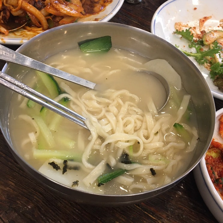  칼국수를 후루룩! 밥하기 싫은 날이라면 :: 후루룩칼국수 ::