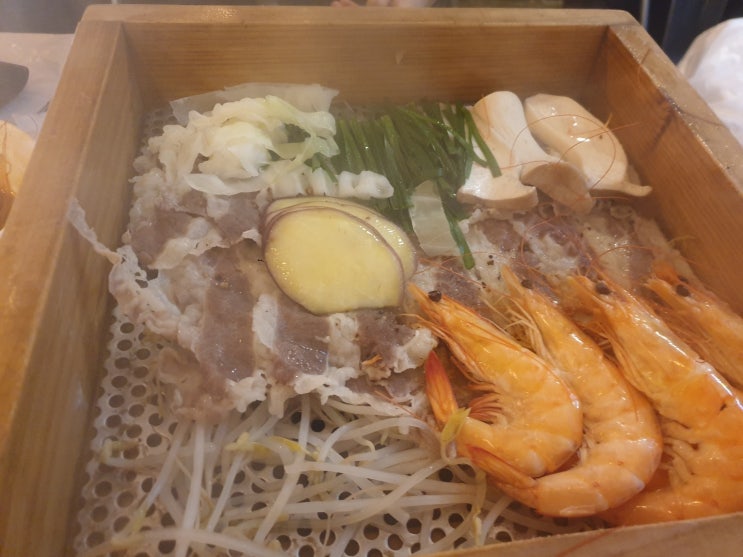  편백 새우+차돌박이