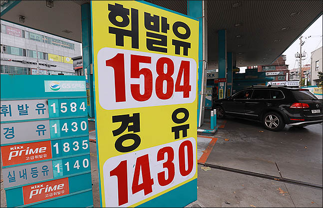 경유 40원 오르니 소비 ‘뚝’…6년만에 최저 경유 40원 오르니 소비 ‘뚝’…6년만에 최저