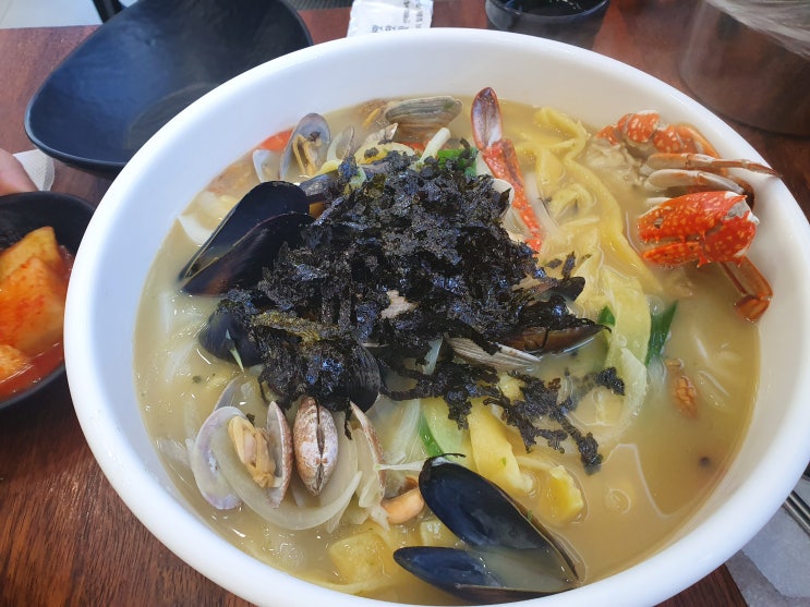 함덕맛집 버드나무집 줄서서먹는 해물손칼국수 맛은? 함덕맛집 버드나무집 줄서서먹는 해물손칼국수 맛은?
