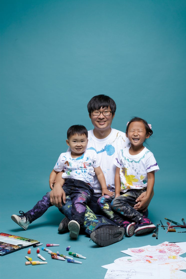  레이디경향 [좋은 아빠 되기 프로젝트]아빠와 그림 그리기-현진·현표 아빠 이규찬씨