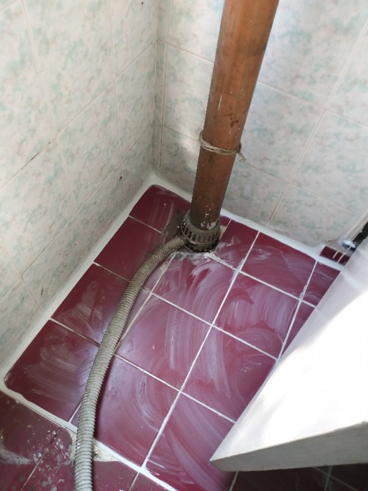  부산 영도 청학동의 대근아트에 수도밸브와 미세생활누수를 해결해 드렸습니다.