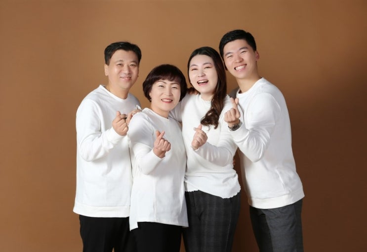  안산가족사진 가족사랑스튜디오에서 행복을 선물해드립니다.
