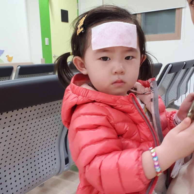 아기 편도염구 내 염증상 음식 거부열이 내려가지 않아요