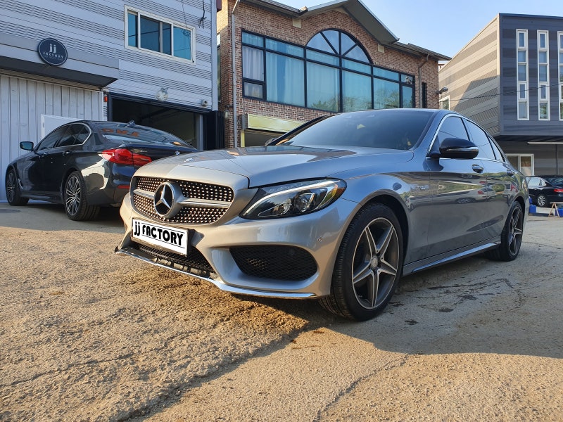 김포 양촌읍 / 사고수리 및 AMG 라인 프론트 바디킷 교환 / 벤츠 / C-클래스 W205
