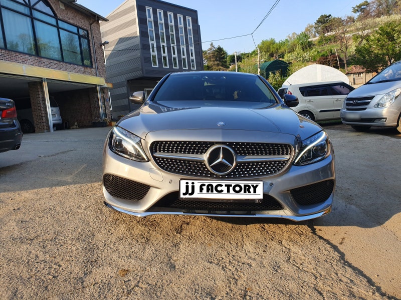 김포 양촌읍 / 사고수리 및 AMG 라인 프론트 바디킷 교환 / 벤츠 / C-클래스 W205