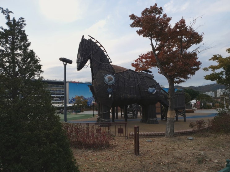 [렛츠런파크]가을 경마공원 산책(가을 양재천, 대통령배 무료 입장, 경마장 구경, 양재천따라 경마공원 가기, 가을 경마장 데이트, 경마공원 데이트)