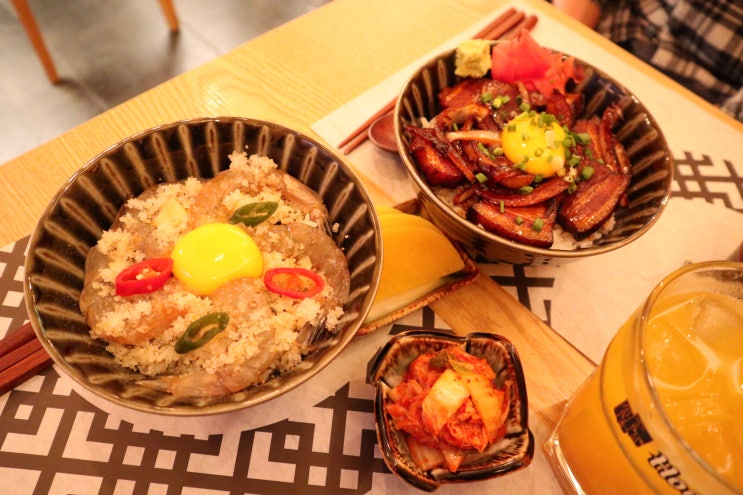 홍대 덮밥 맛집 마코토에서 차슈동이랑 간장 새우동 한그릇 뚝딱