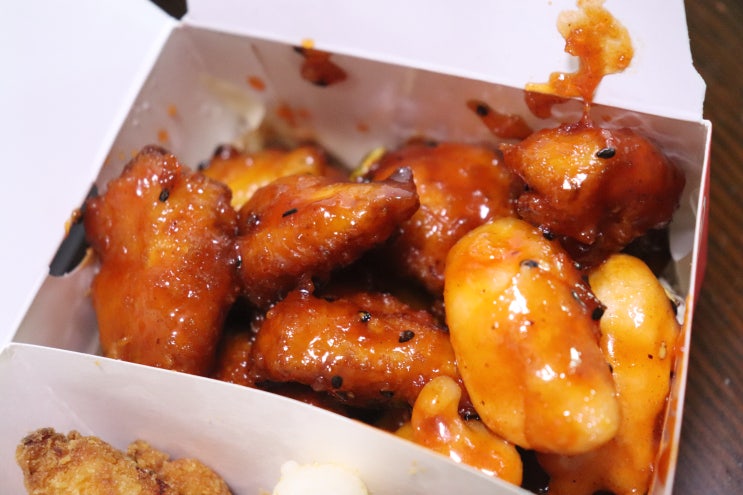  삼양동 치킨 배달 꼬꼬스토리 미아점 달달한맛 반 후라이드 반 후기