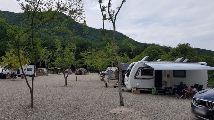  코치맨 카라반과 함께 경주 내남 더 숲 캠핑장으로..(8월)