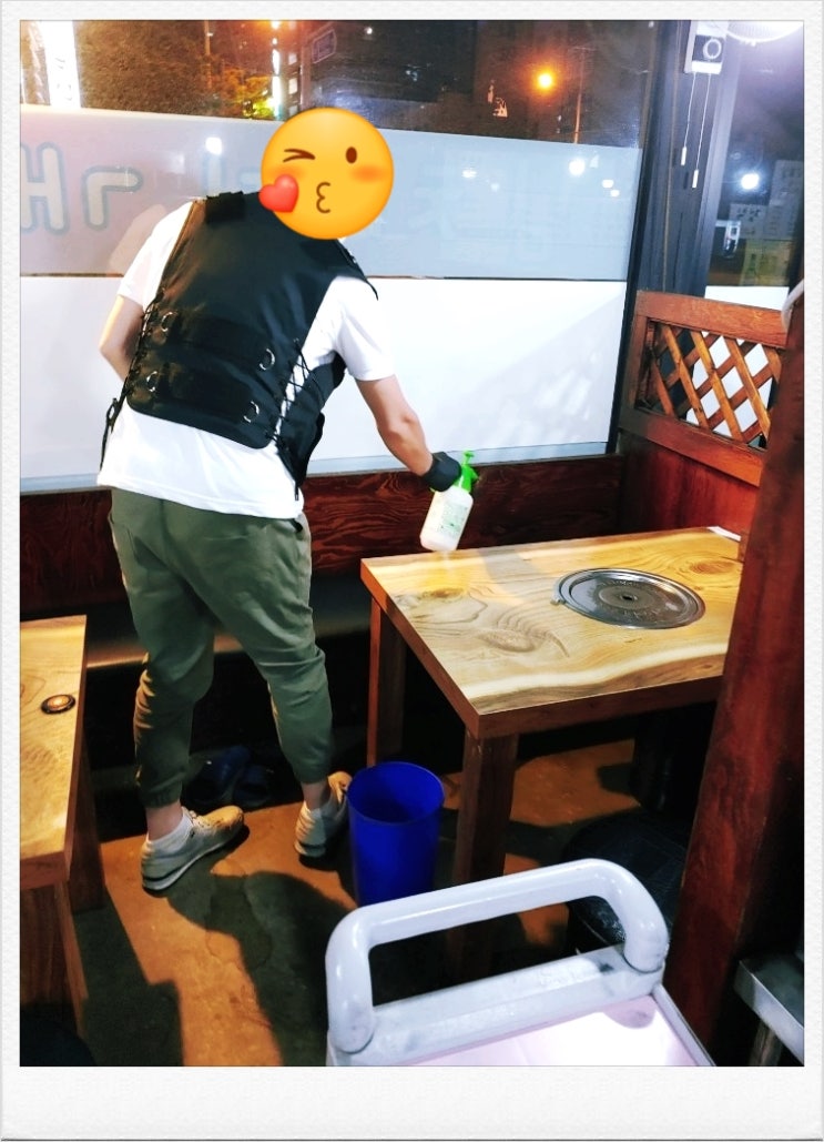  김미성시락국밥 야간 소독방역 작업.