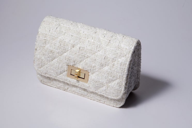  레이디경향 겨울 소재로 적합한 패션아이템 Elegant Tweed Bag