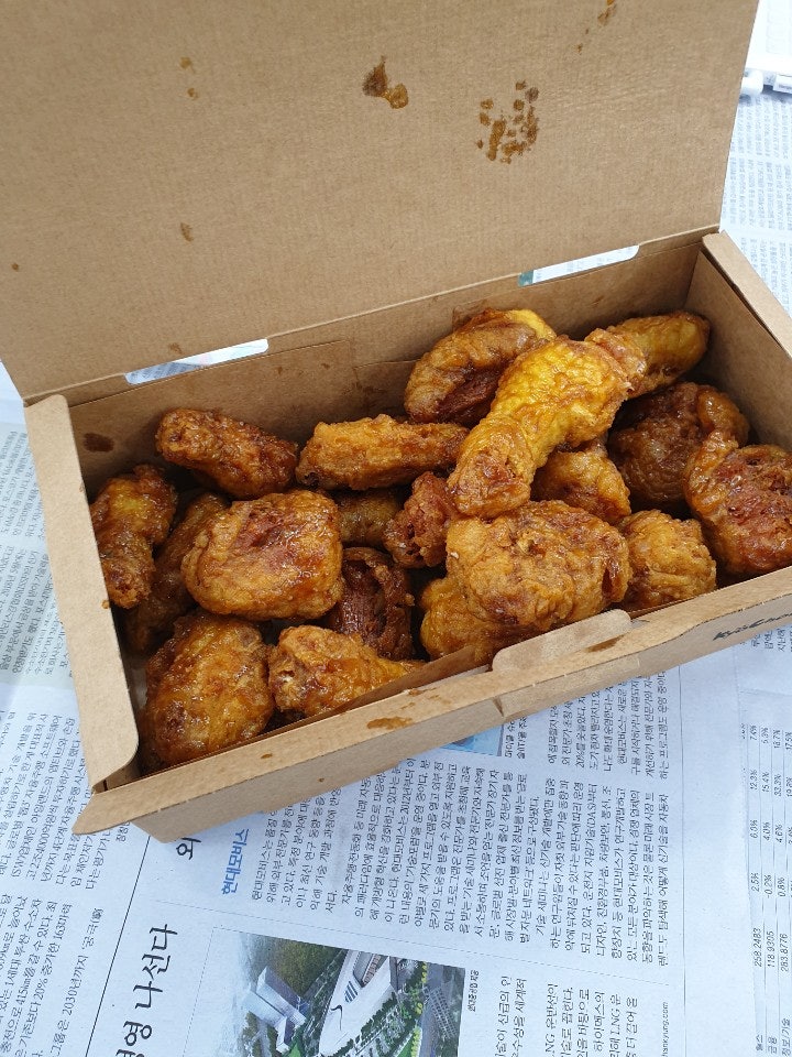교촌치킨 논현에코메트로점 사진 3