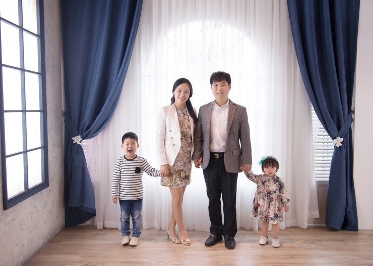  안산사진관 가족사진 특별하게 남길 수 있는 곳