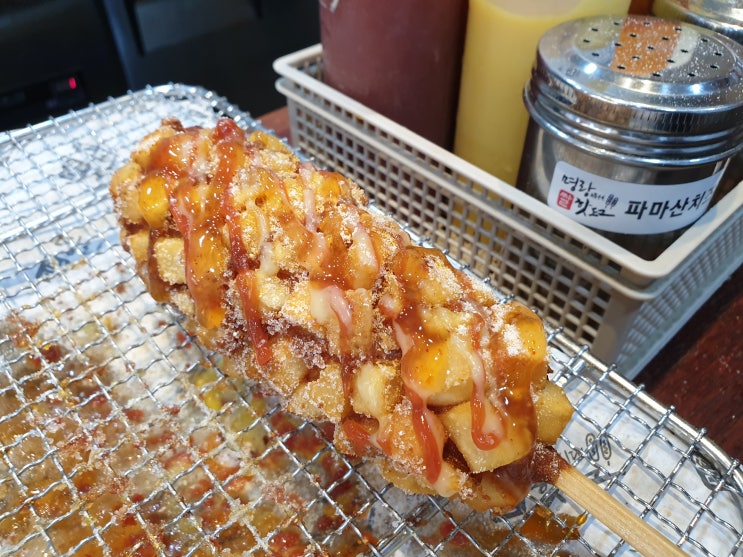  핫도그 중에 최고는 명랑 핫도그라에~