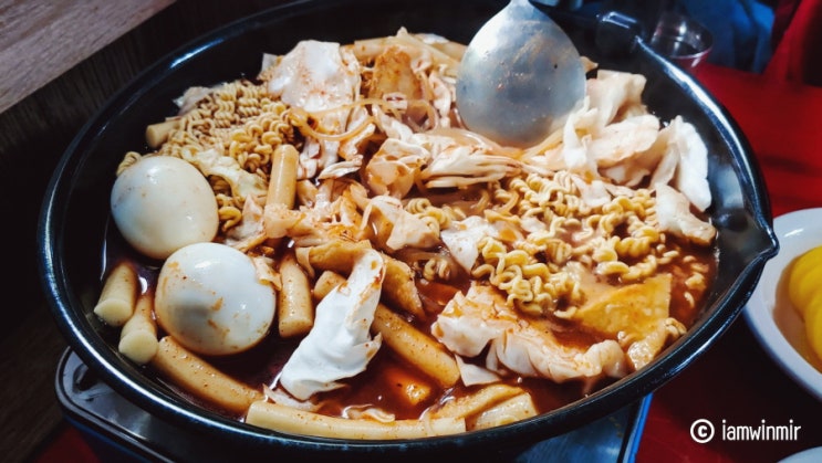 무침 군만두는 필수! 반포 즉석떡볶이, 애플하우스