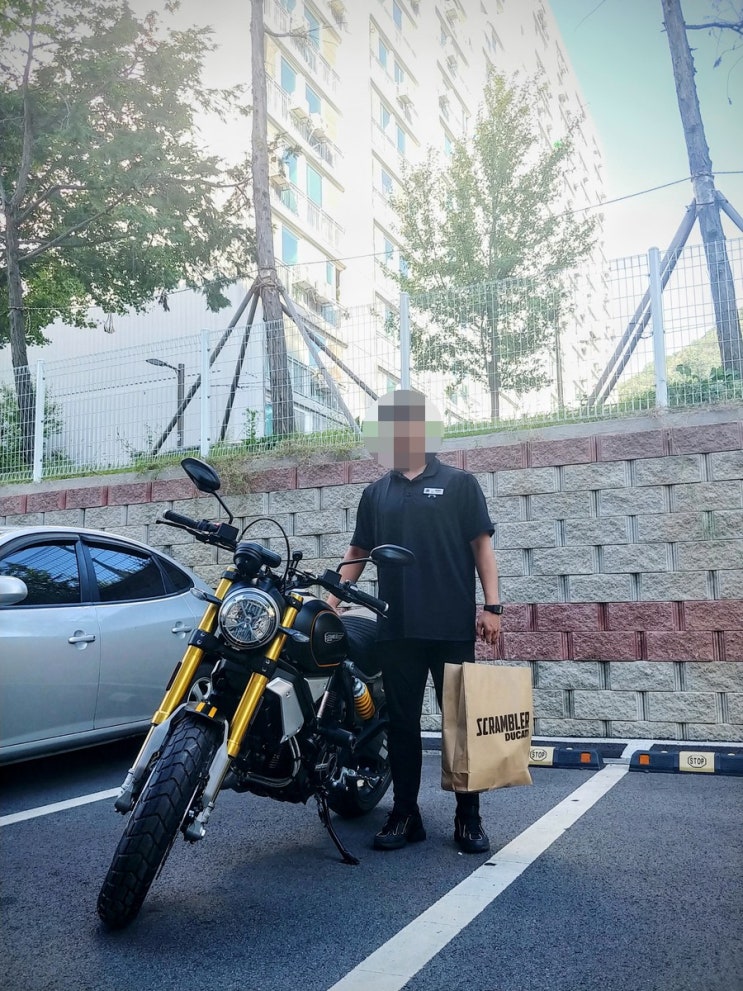  스크램블러 1100 스포트 출고~