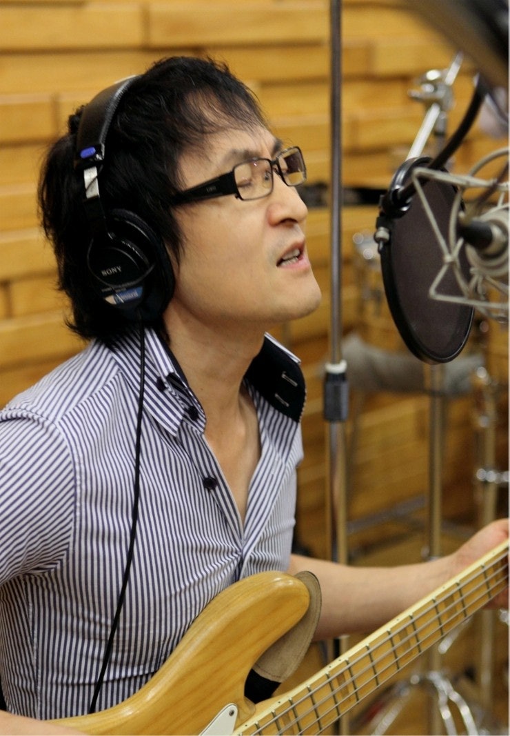 가수 이동은의 감미로운 노래 이것도 사랑이니?