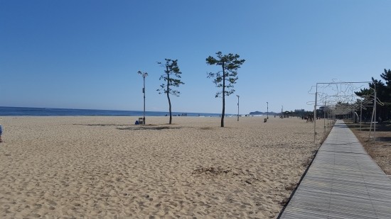 쓸쓸한 느낌의 가을 낙산해수욕장 쓸쓸한 느낌의 가을 낙산해수욕장