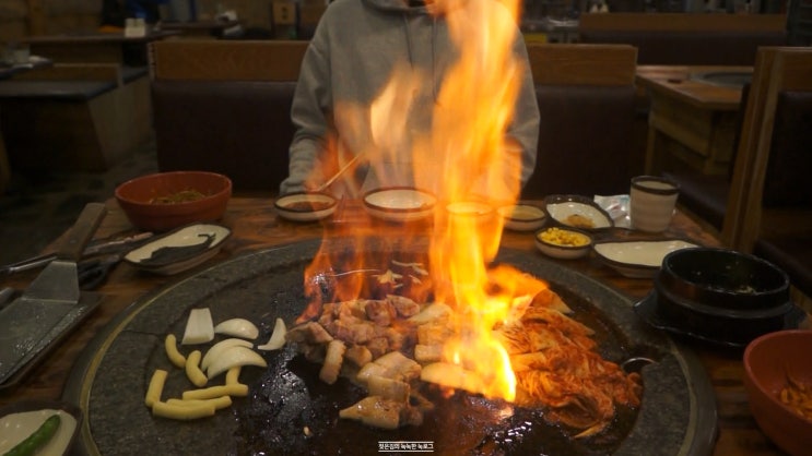 천안청수동맛집 육하원칙 불쇼까지 볼 수 있다! (구 마루벌돌구이) 천안청수동맛집 육하원칙 불쇼까지 볼 수 있다! (구 마루벌돌구이)