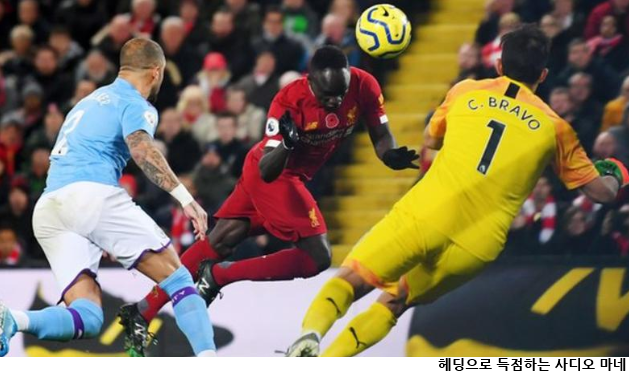  리버풀 3-1 맨체스터 시티 : 프리미어리그 우승에 가까워진 리버풀 by BBC Sport