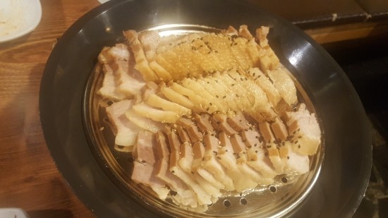 속초 먹거리단지 서대문족발의 보쌈 속초 먹거리단지 서대문족발의 보쌈