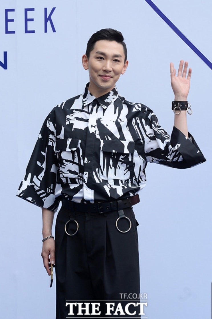  김호영, 동성 성추행혐의로 피소(카톡내용포함)