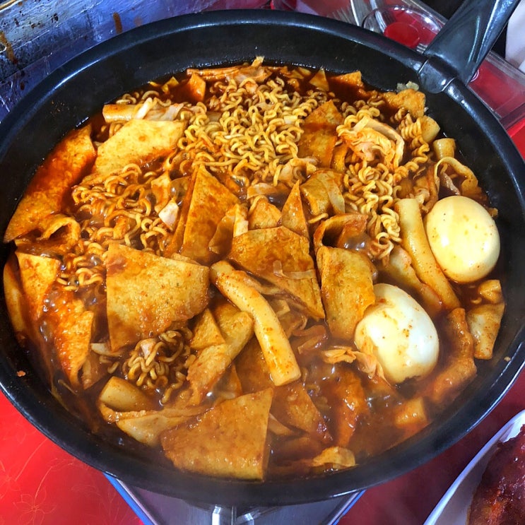  반포 맛집, 가성비도 좋은 즉석떡볶이 맛집 “애플하우스”(feat. 무침만두 맛있어..)