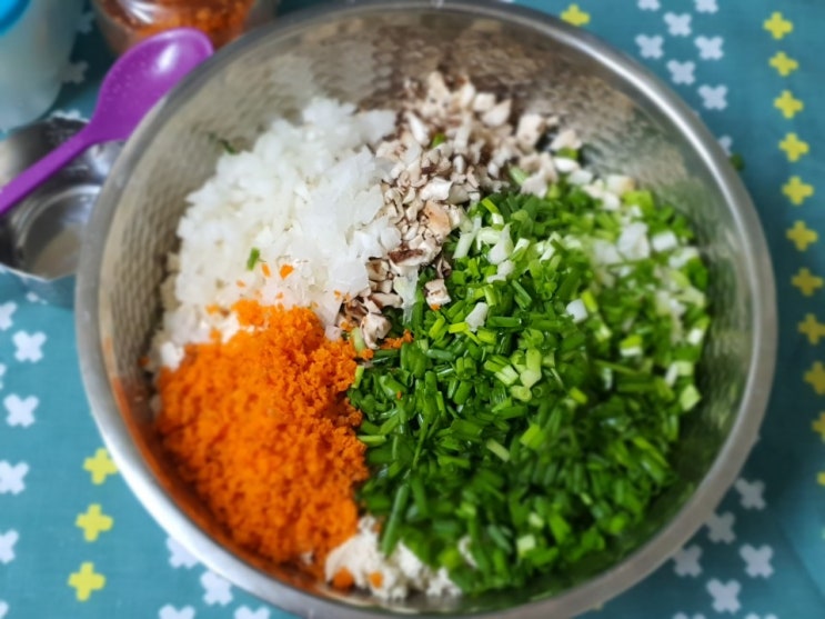 남은 묵은김치 처리! 김치만두 만들기 남은 묵은김치 처리! 김치만두 만들기