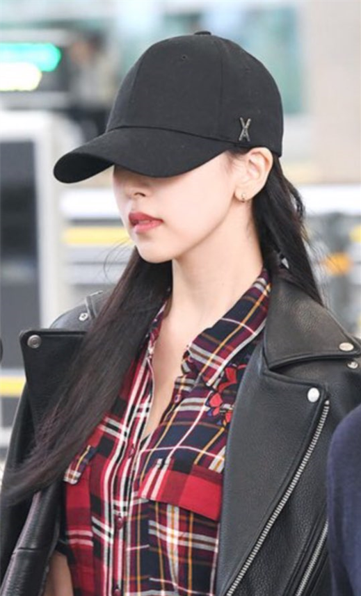 TWICE Mina's Favorite Hat: The VARZAR Ball Cap is So Pretty!