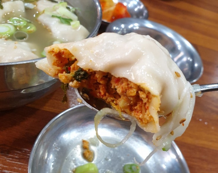 천호동 엄마손만두, 희소성있는 매운김치만두에 반해 천호동 엄마손만두, 희소성있는 매운김치만두에 반해