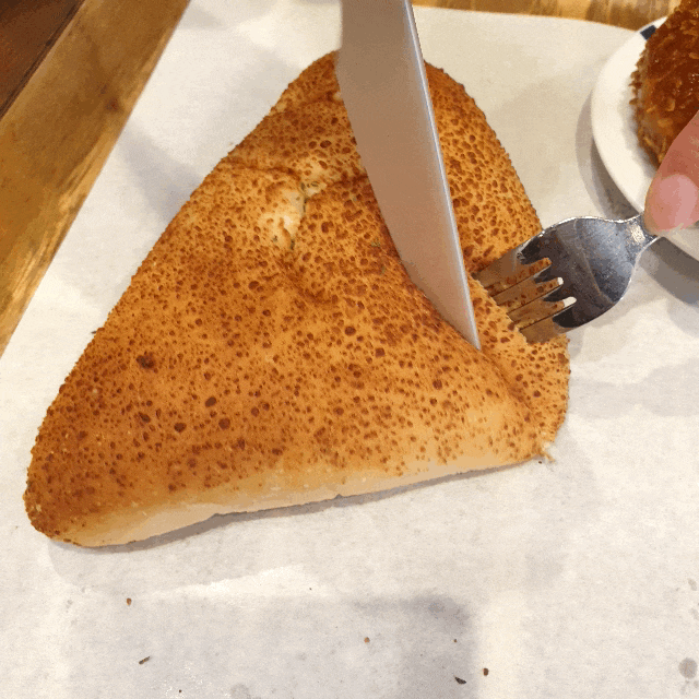 파리바게트 베사멜버섯치즈빵과 명품잡채고로케 간단 후기