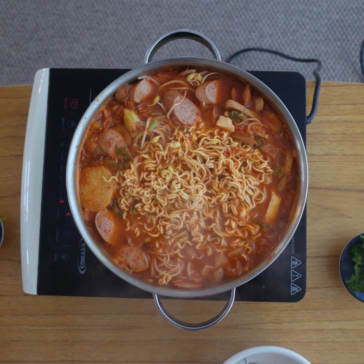  추운날 부대찌개 한상