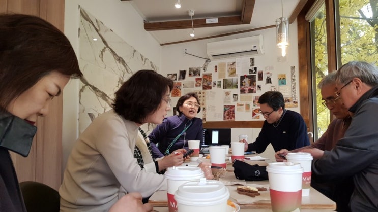  비오는날 커뮤니티 블로그구축하기. 작은 까페와 고등어구이